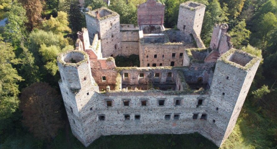 Ruiny zamku w Drzewicy, Drzewica, Poland, Poland